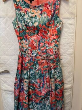 Talbot’s Spring Floral Dress. Size 2P, sleeveless with belt. Like Brand New